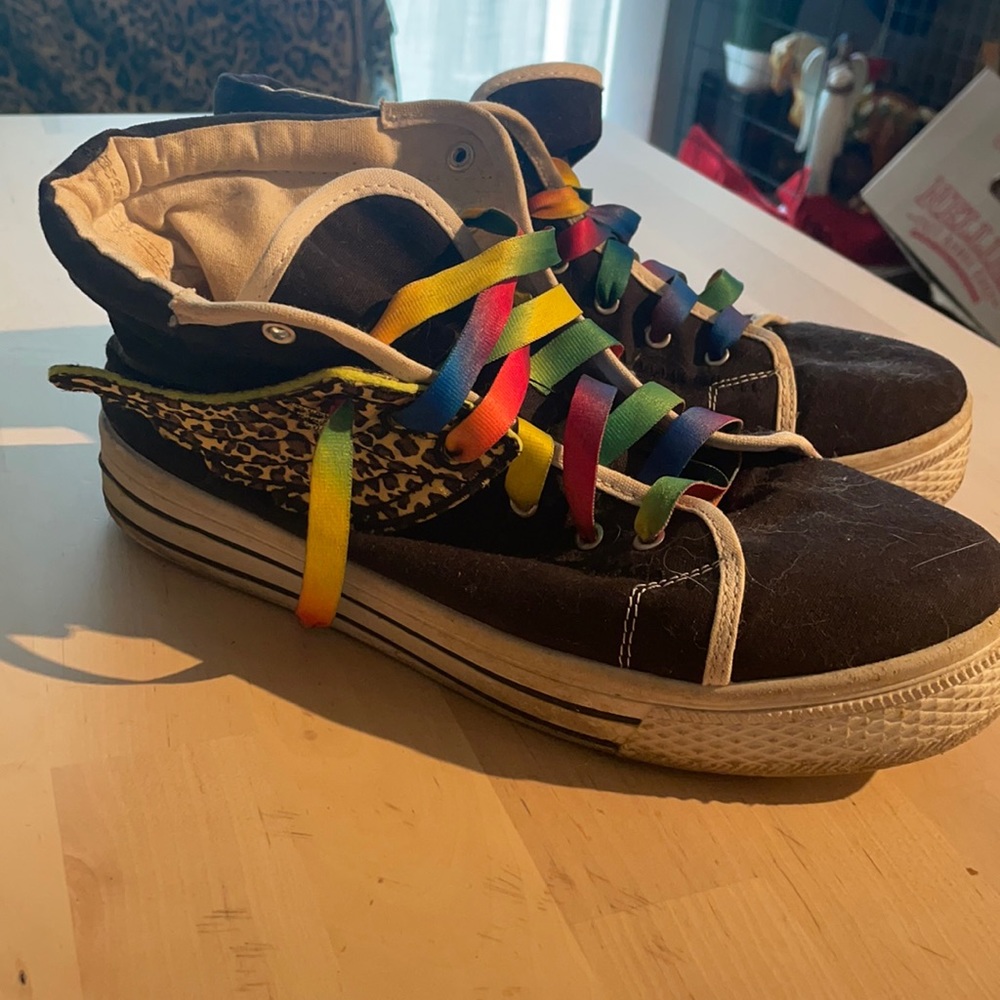Rainbow shoe lace winged platform sneakers